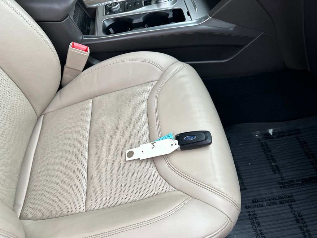 Used 2020 Ford Explorer Platinum w/ Premium Technology Package image 33