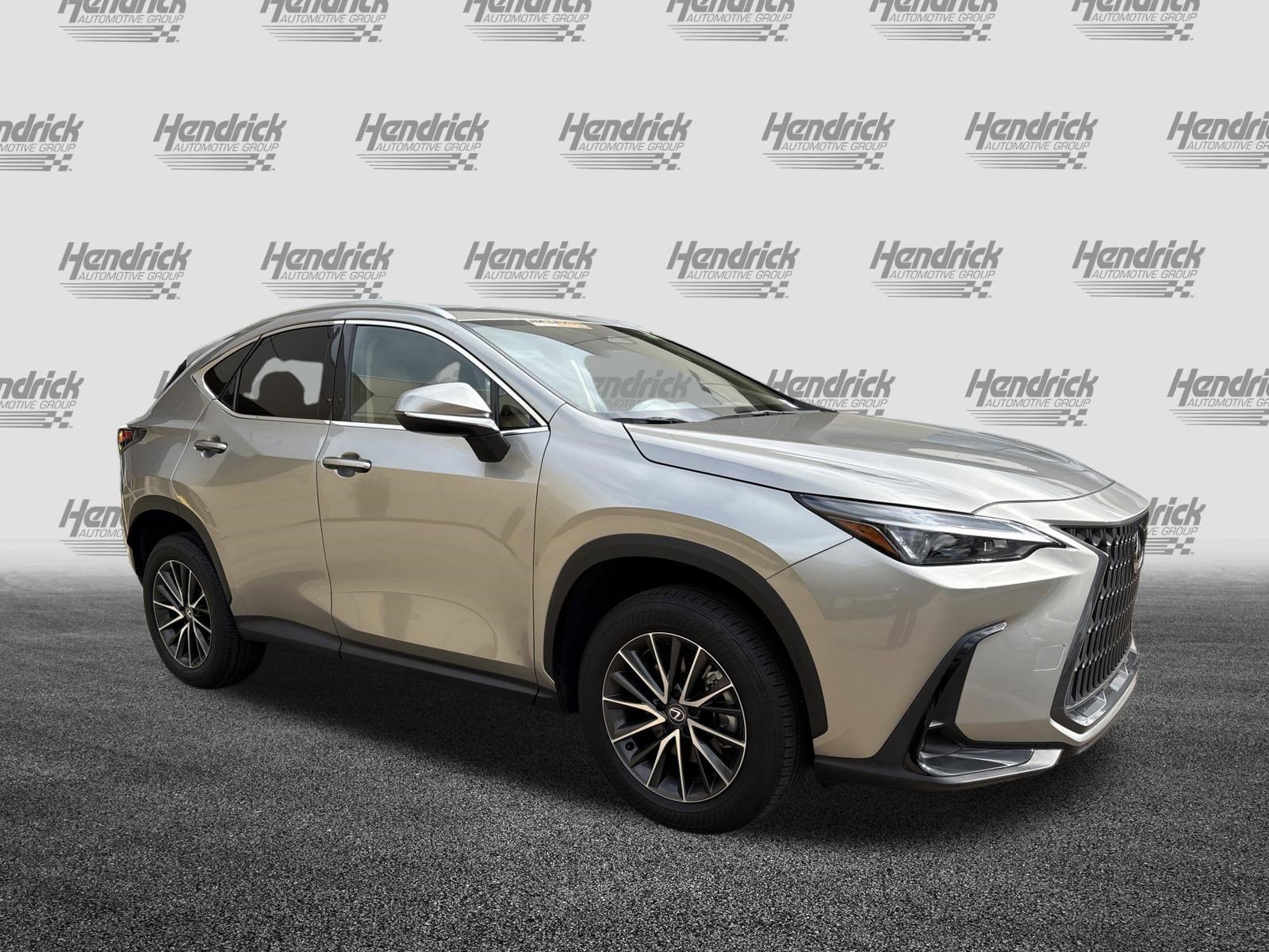 Used 2024 Lexus NX 250 FWD w/ Towing Package (2000 Lbs) image 2