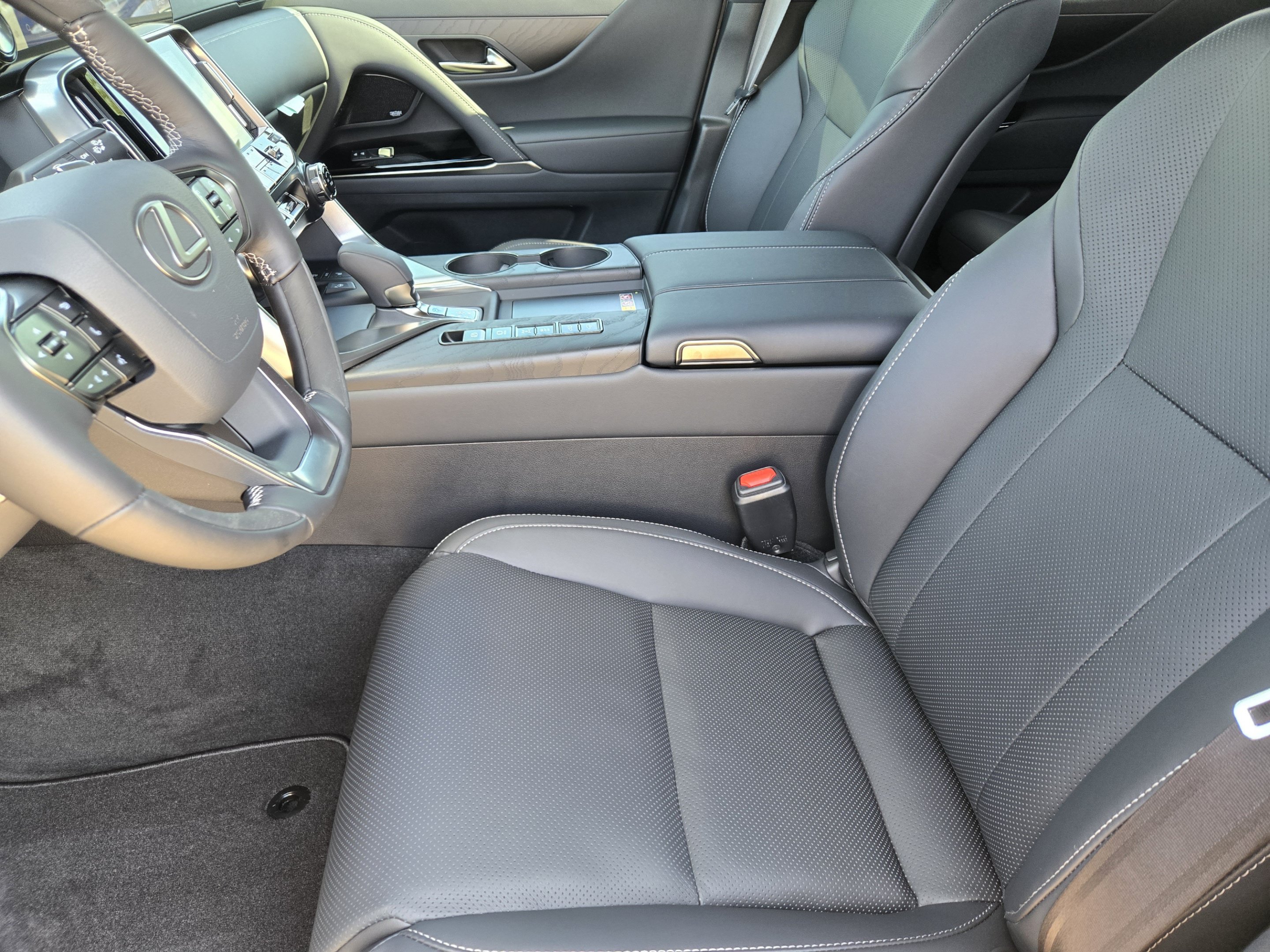New 2026 Lexus LX 700h Luxury w/ Appearance Package AWD/4WD image 9