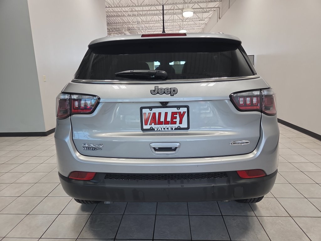 Used 2023 Jeep Compass Latitude AWD/4WD image 11