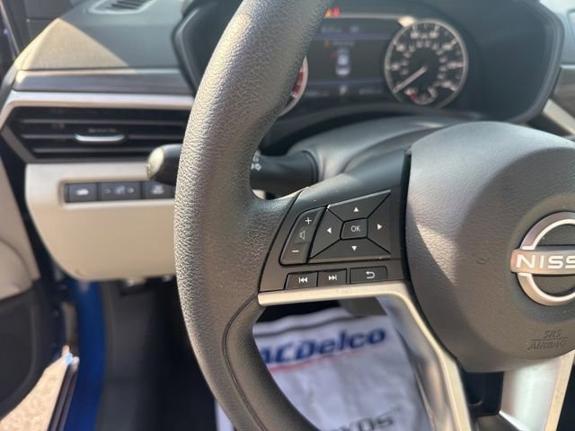 Used 2025 Nissan Altima 2.5 SV FWD image 16