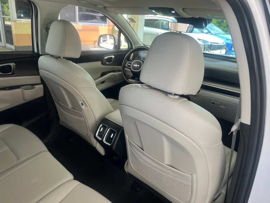 Certified 2024 Kia Sorento S w/ Panoramic Sunroof Package FWD image 15