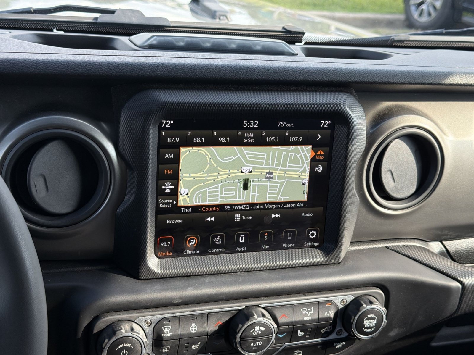Used 2023 Jeep Wrangler Unlimited w/ Sun & Screen Package AWD/4WD image 18