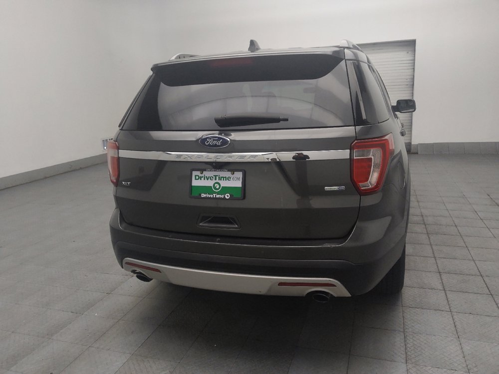 Used 2016 Ford Explorer XLT w/ Equipment Group 202A AWD/4WD image 7