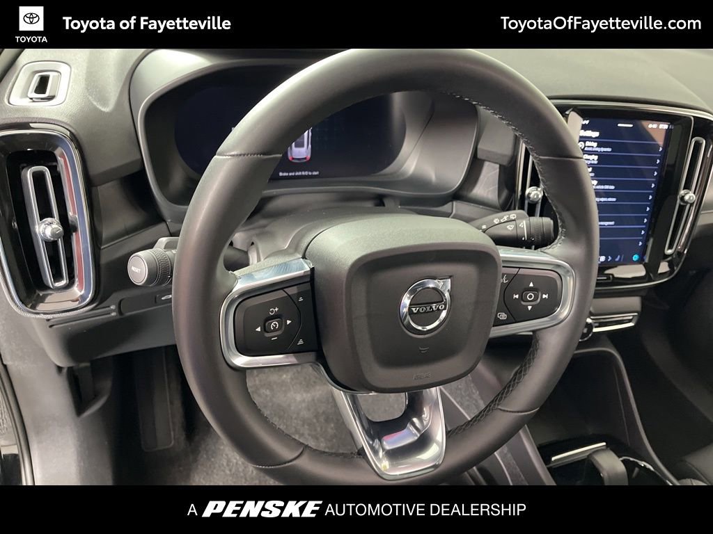 Used 2023 Volvo XC40 Recharge Plus image 29