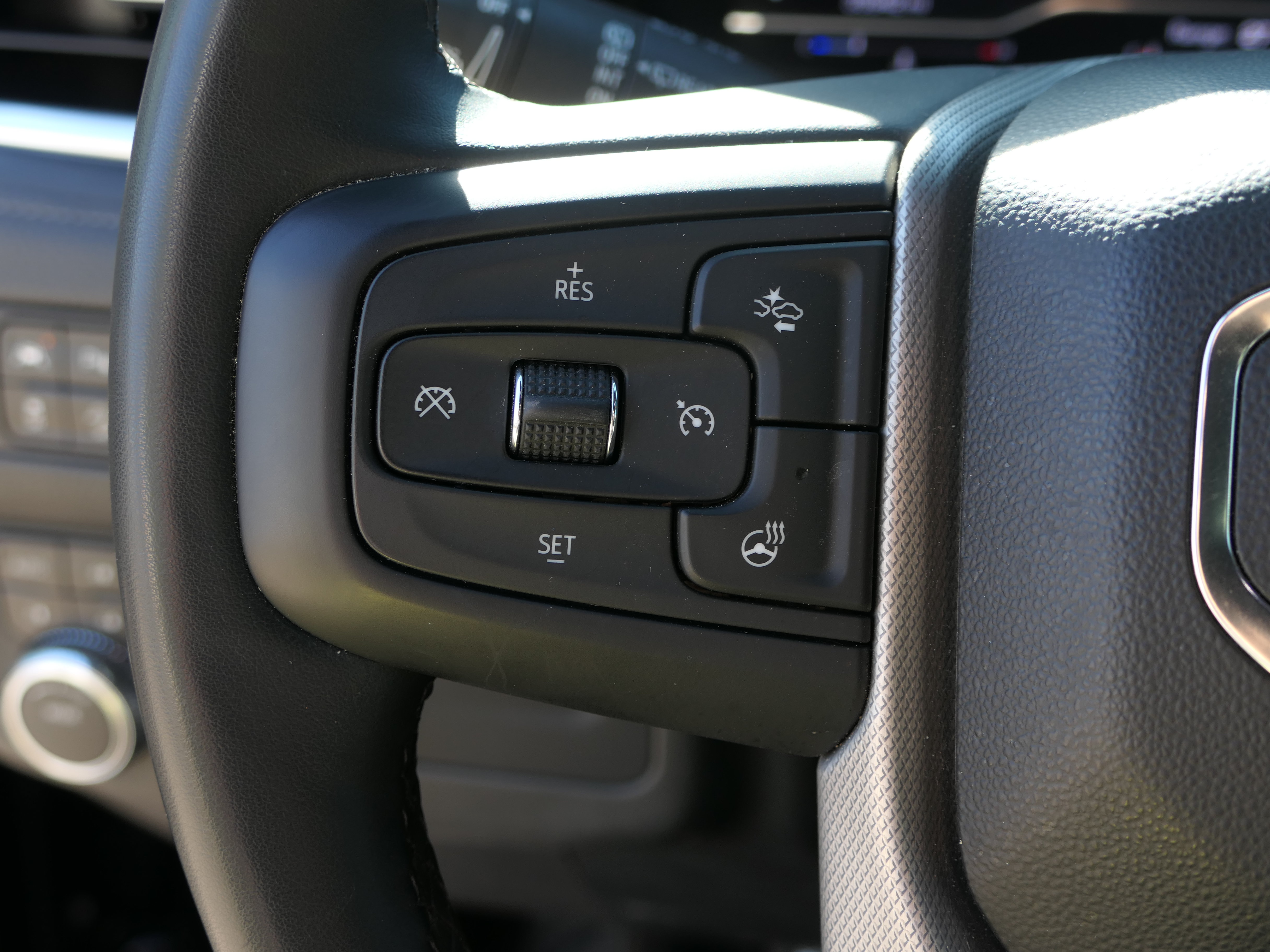 Used 2023 GMC Yukon Denali AWD/4WD image 16