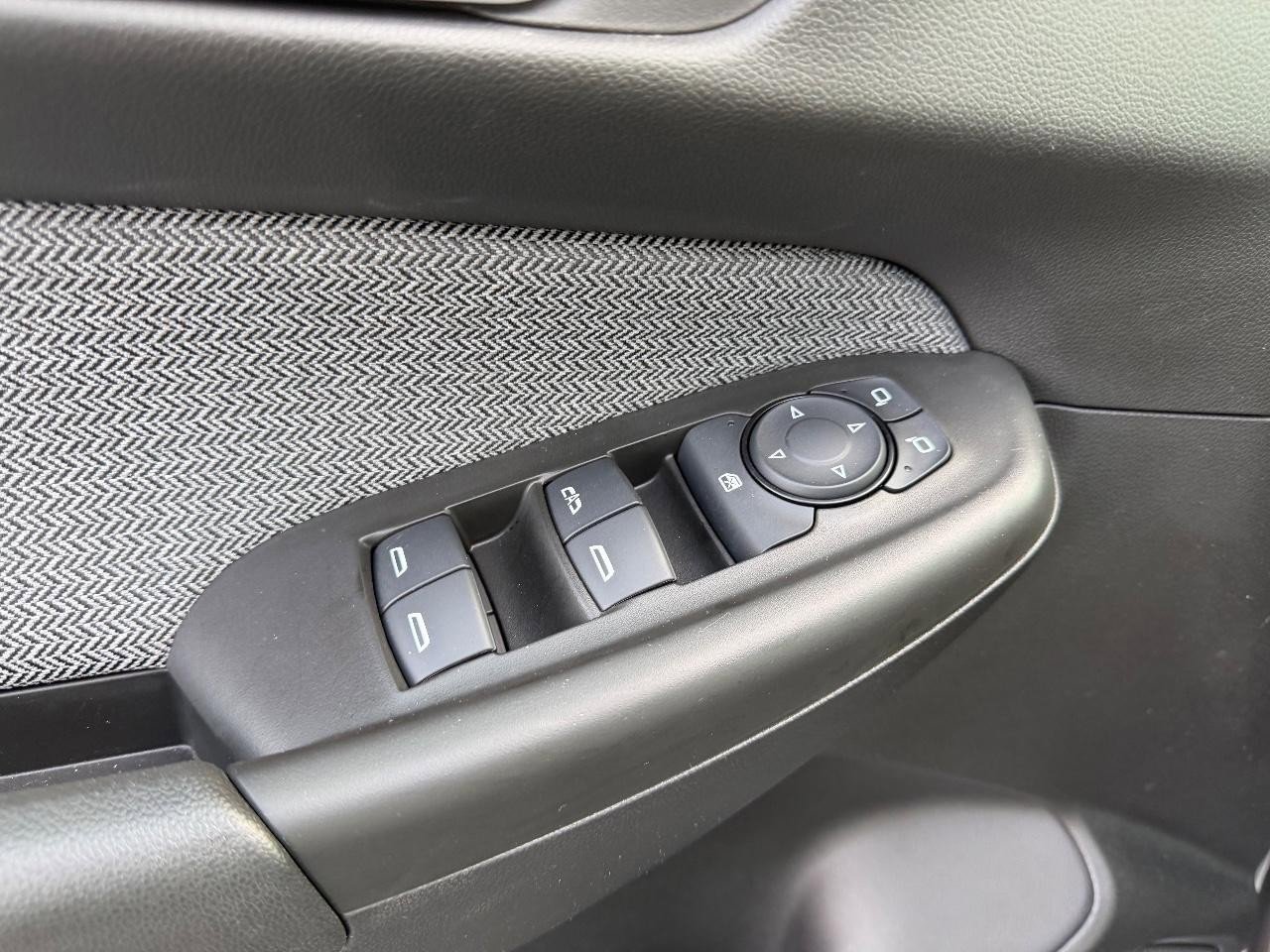 Used 2025 Chevrolet TrailBlazer LT w/ LT Cold Weather Package image 18