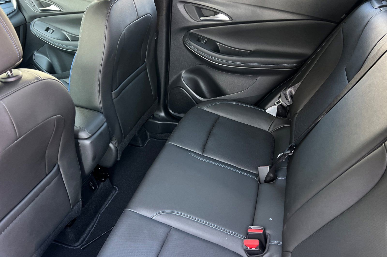 New 2026 Buick Encore GX Sport Touring image 10
