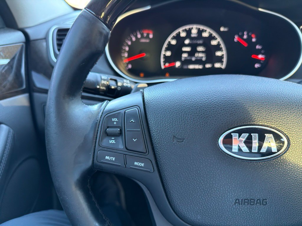 Used 2014 Kia Cadenza Premium w/ Technology Package FWD image 6
