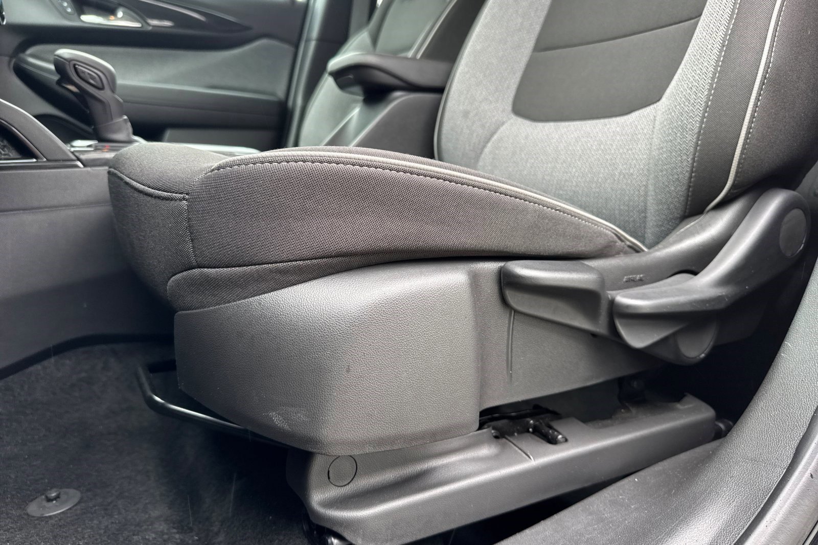 Used 2025 Chevrolet TrailBlazer LT image 24