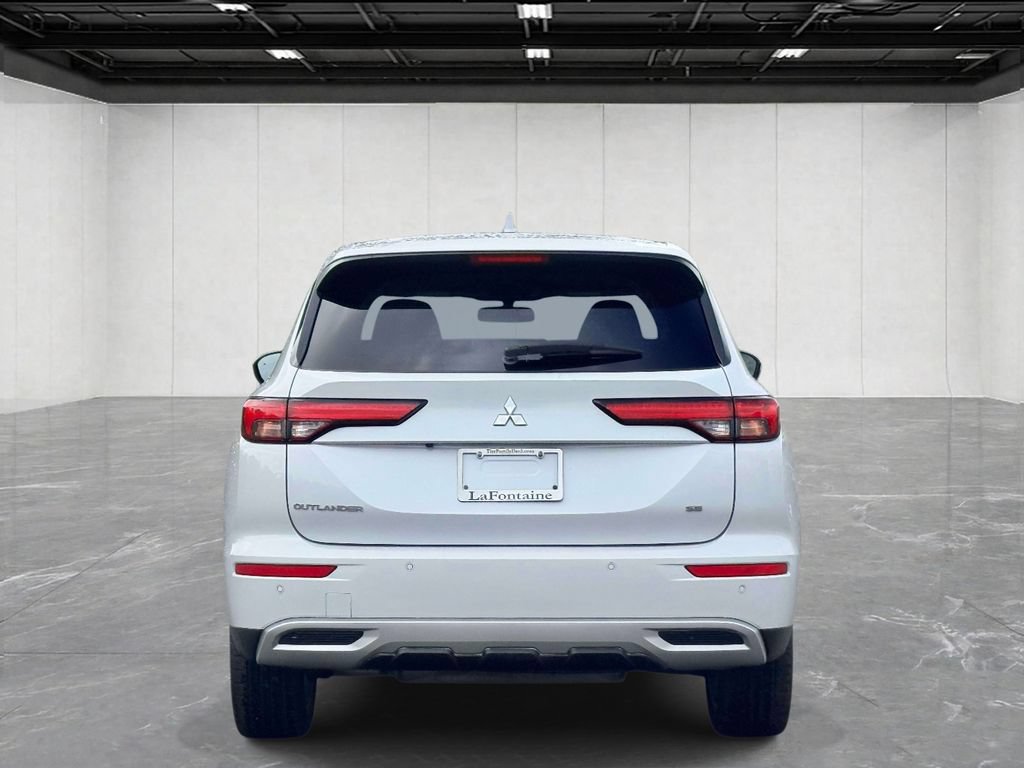 Used 2024 Mitsubishi Outlander SE FWD image 6