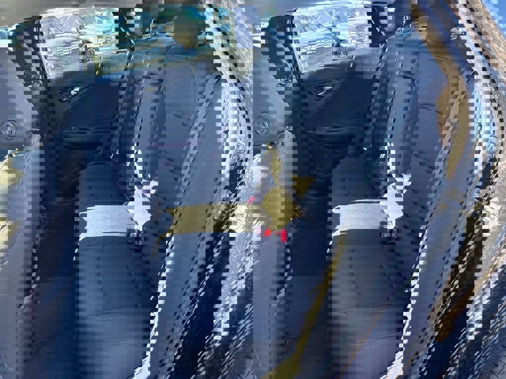 Used 2018 Chevrolet Malibu LT image 9