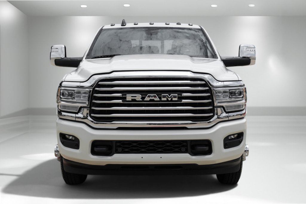 Used 2023 RAM 3500 Limited AWD/4WD image 4
