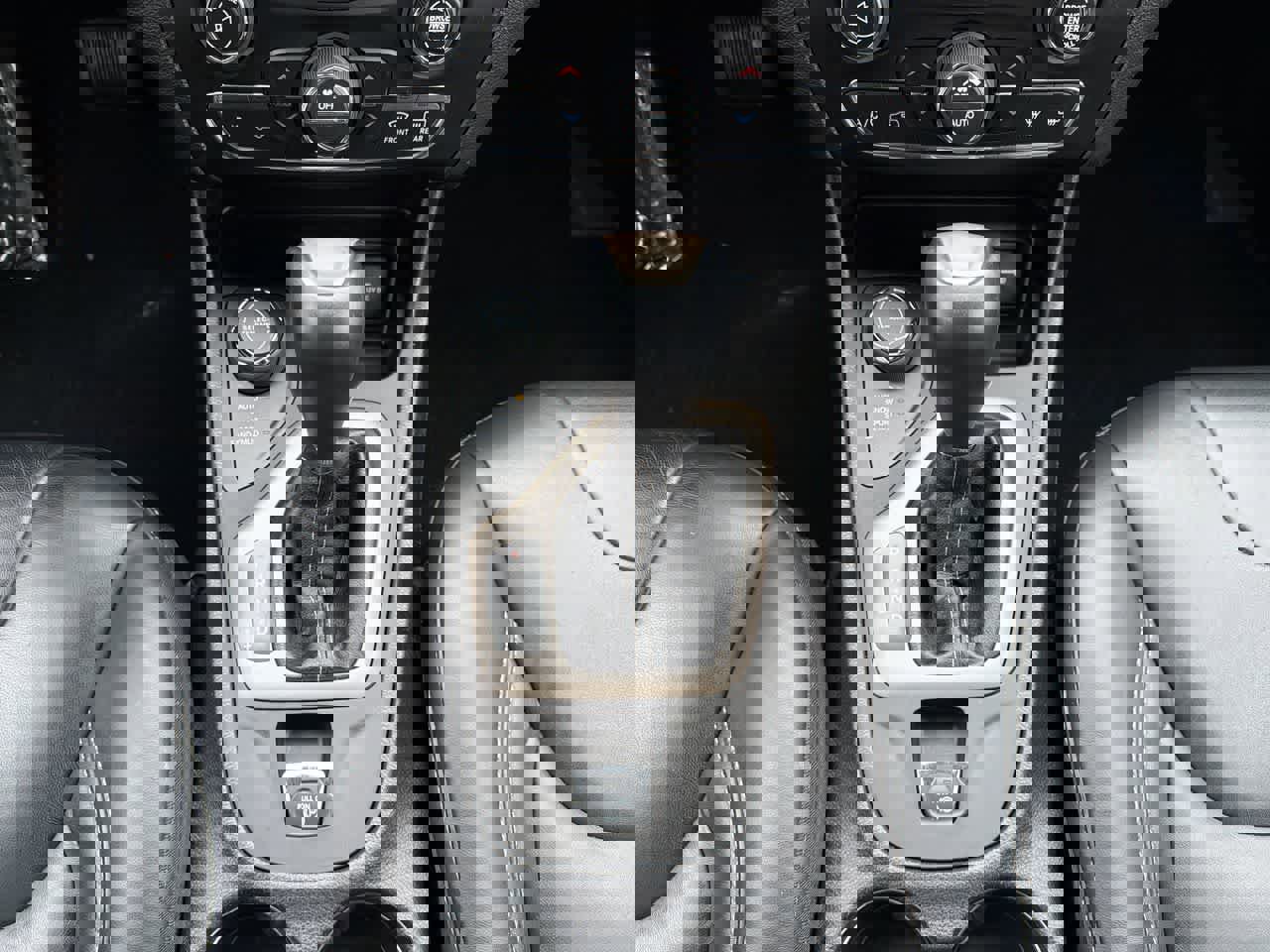 Used 2017 Jeep Cherokee Limited image 34