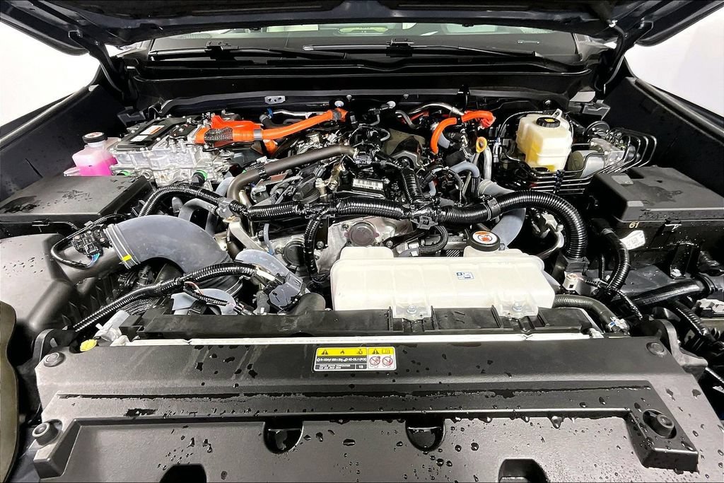Used 2025 Toyota Tacoma Limited AWD/4WD image 9