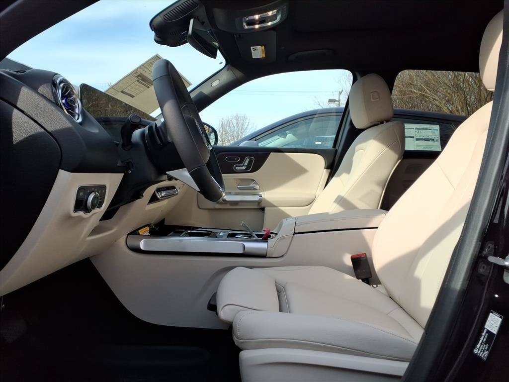 New 2026 Mercedes-Benz GLB 250 4MATIC image 21