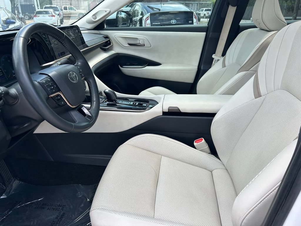 Used 2024 Toyota Crown AWD/4WD image 11