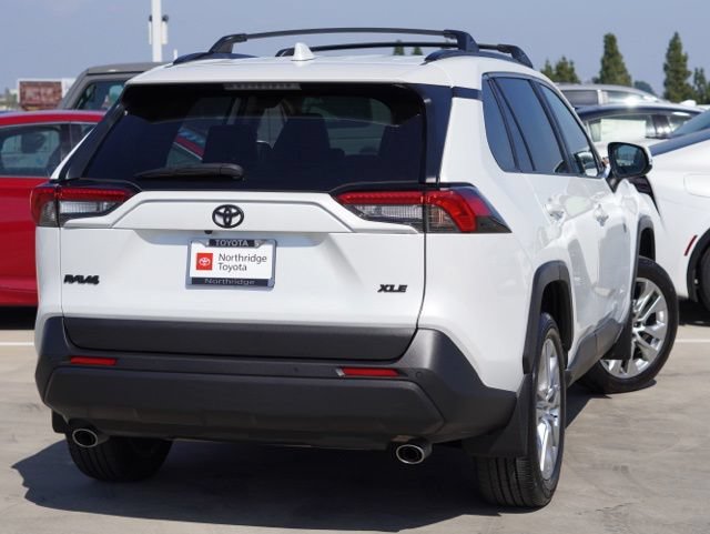 Used 2025 Toyota RAV4 XLE Premium w/ Weather Package FWD image 8