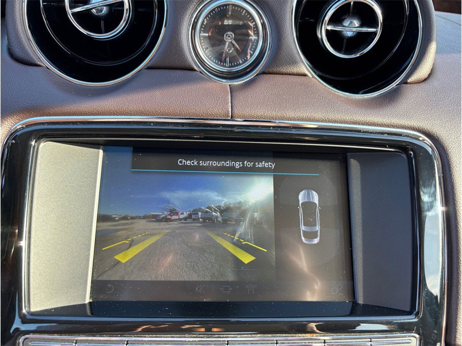 Used 2017 Jaguar XJ R-Sport image 31