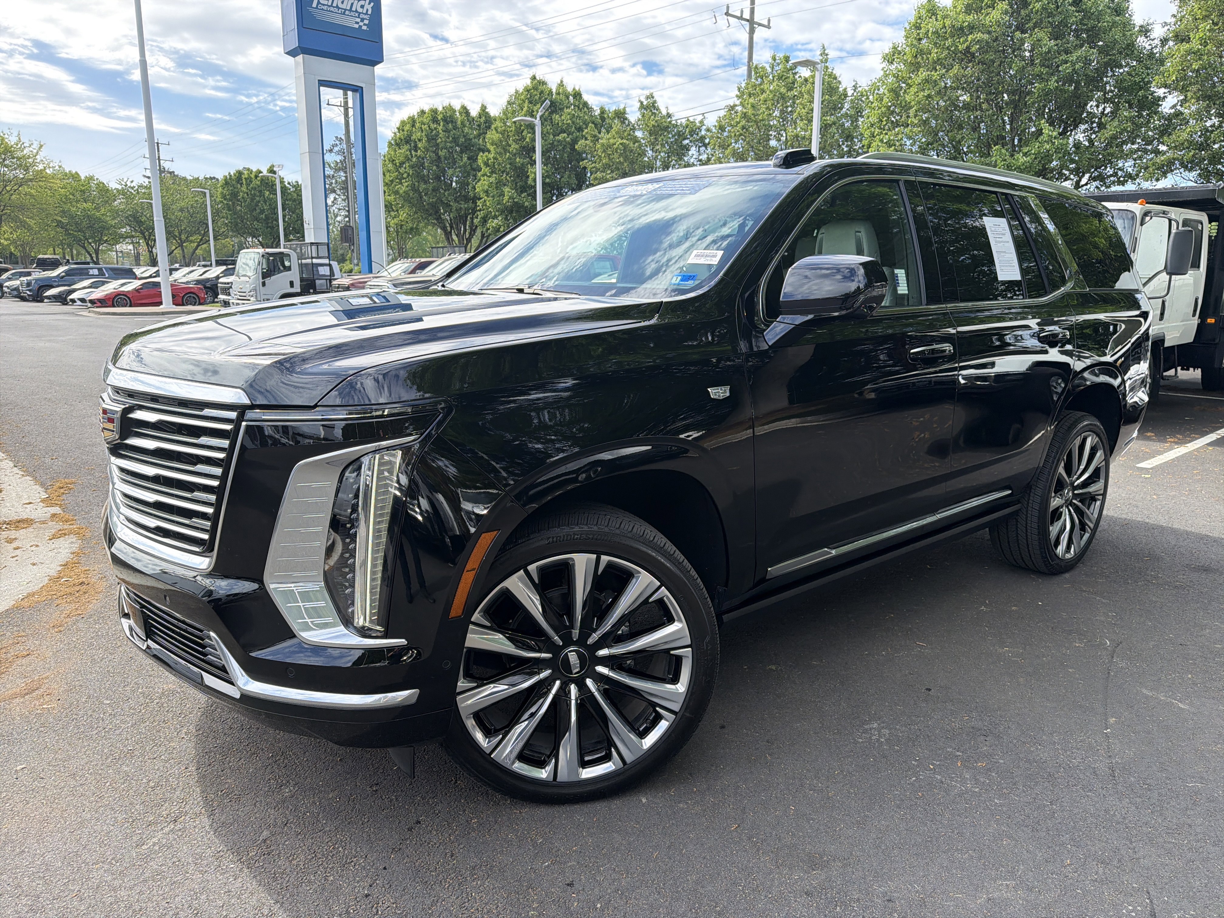Used 2025 Cadillac Escalade Premium Luxury Platinum image 5