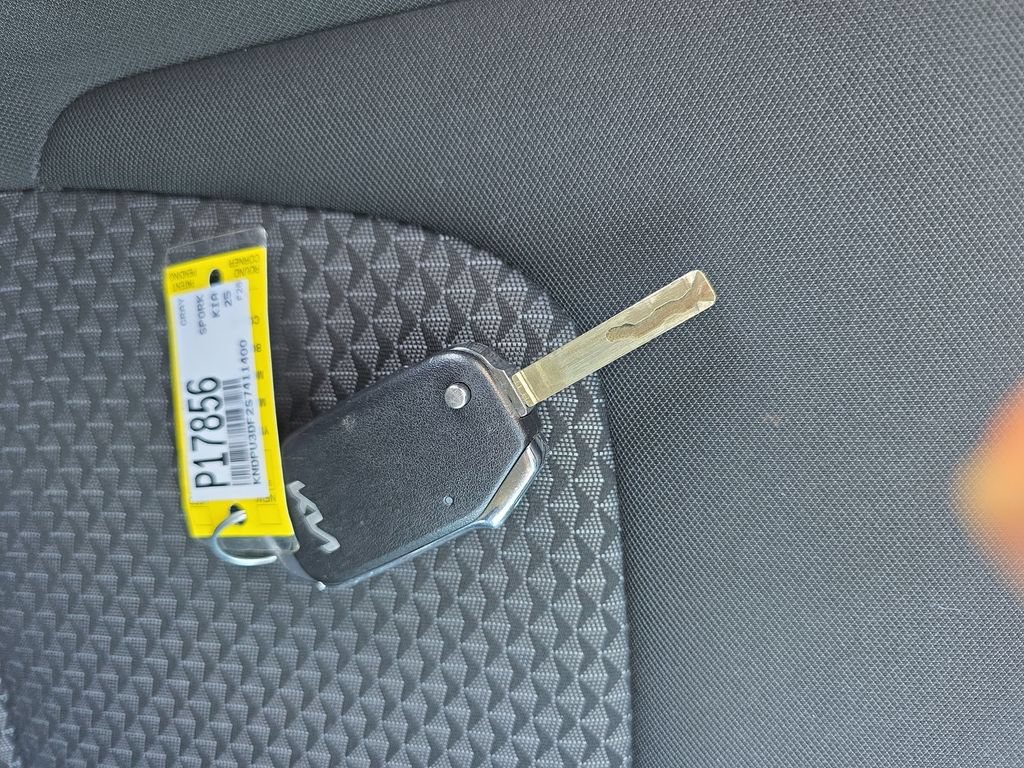 Used 2025 Kia Sportage LX FWD image 26
