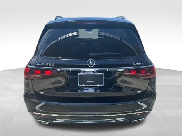 Used 2025 Mercedes-Benz GLS 450 4MATIC image 5