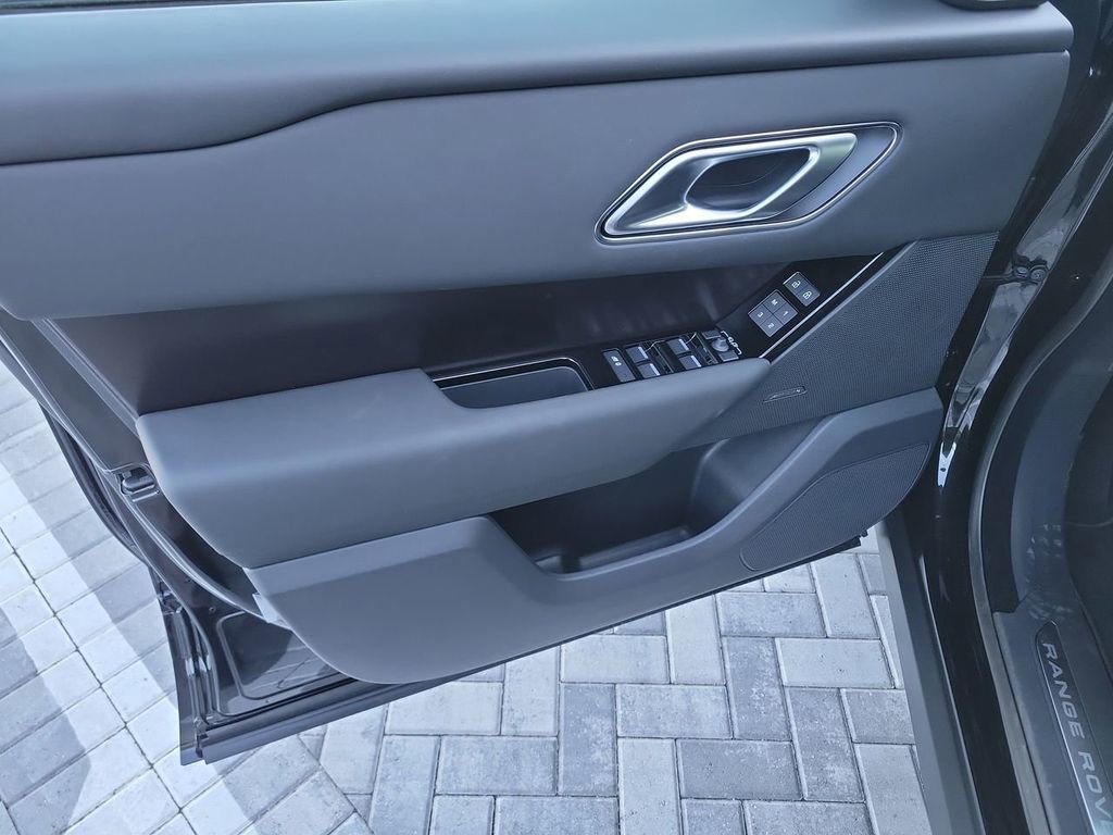 New 2026 Land Rover Range Rover Velar Dynamic SE AWD/4WD image 23