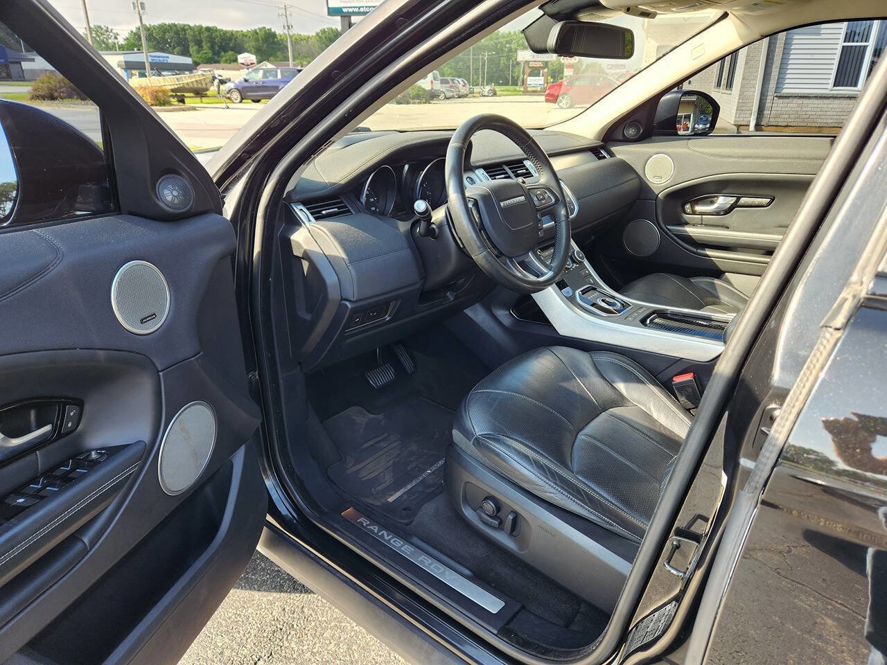 Used 2016 Land Rover Range Rover Evoque HSE image 8