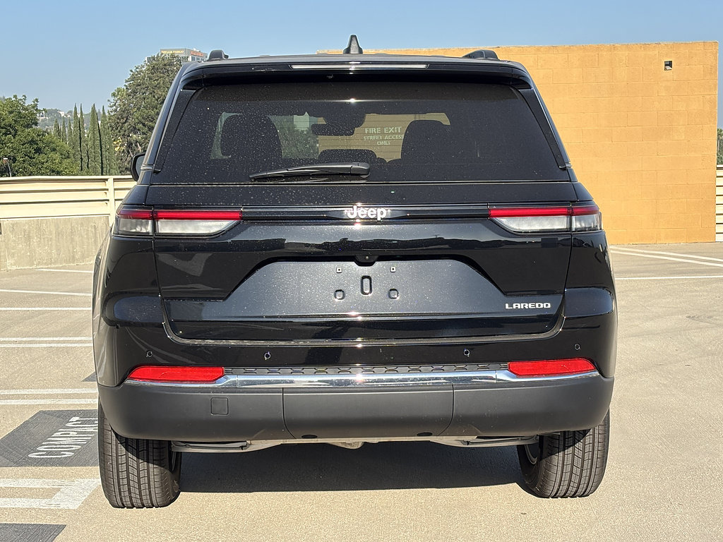 New 2026 Jeep Grand Cherokee Laredo X RWD image 5