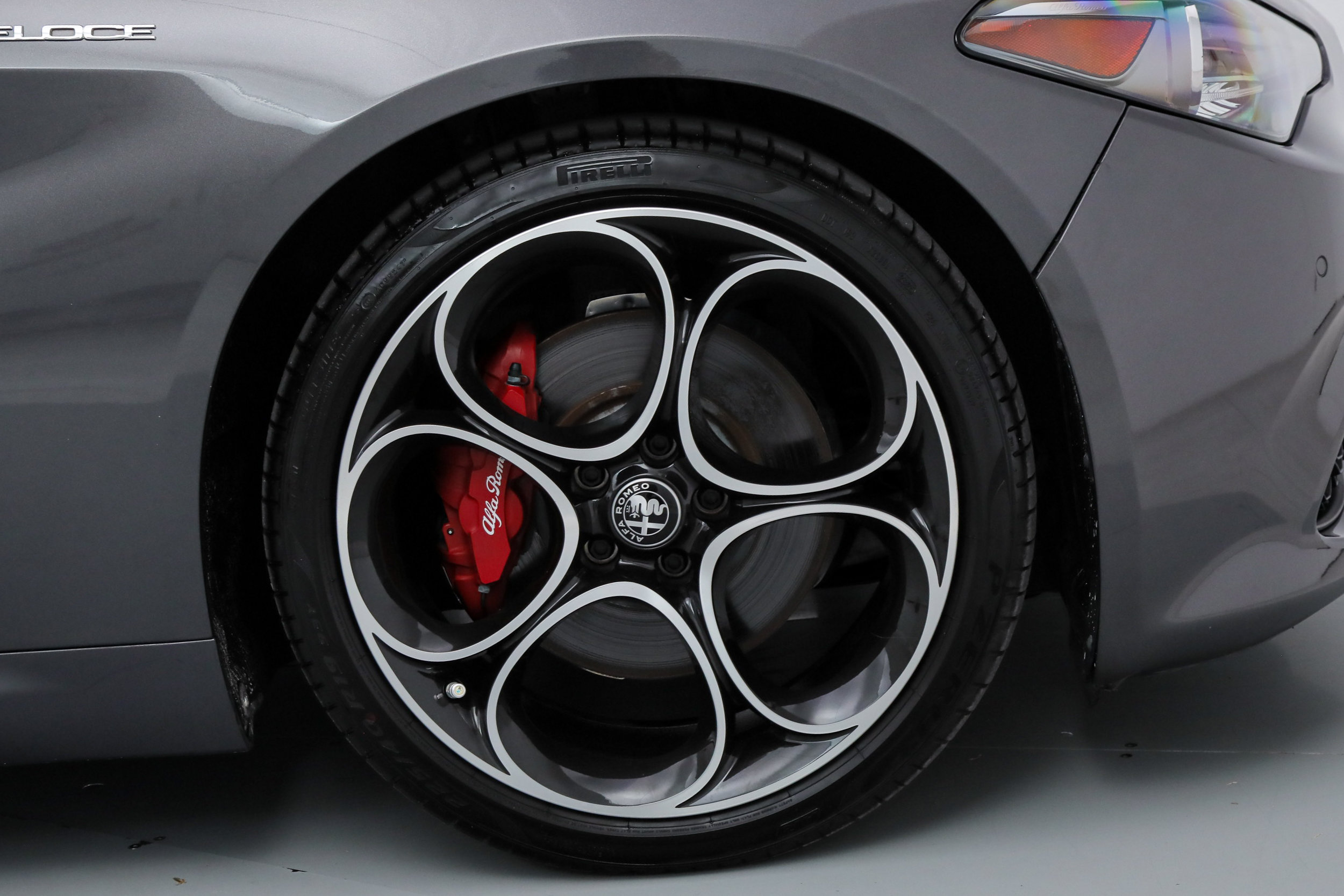 Used 2023 Alfa Romeo Giulia Veloce RWD image 23