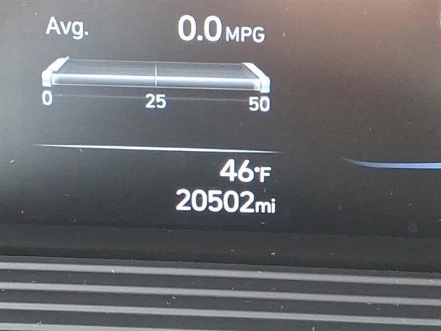 Certified 2024 Hyundai Venue SEL FWD image 33