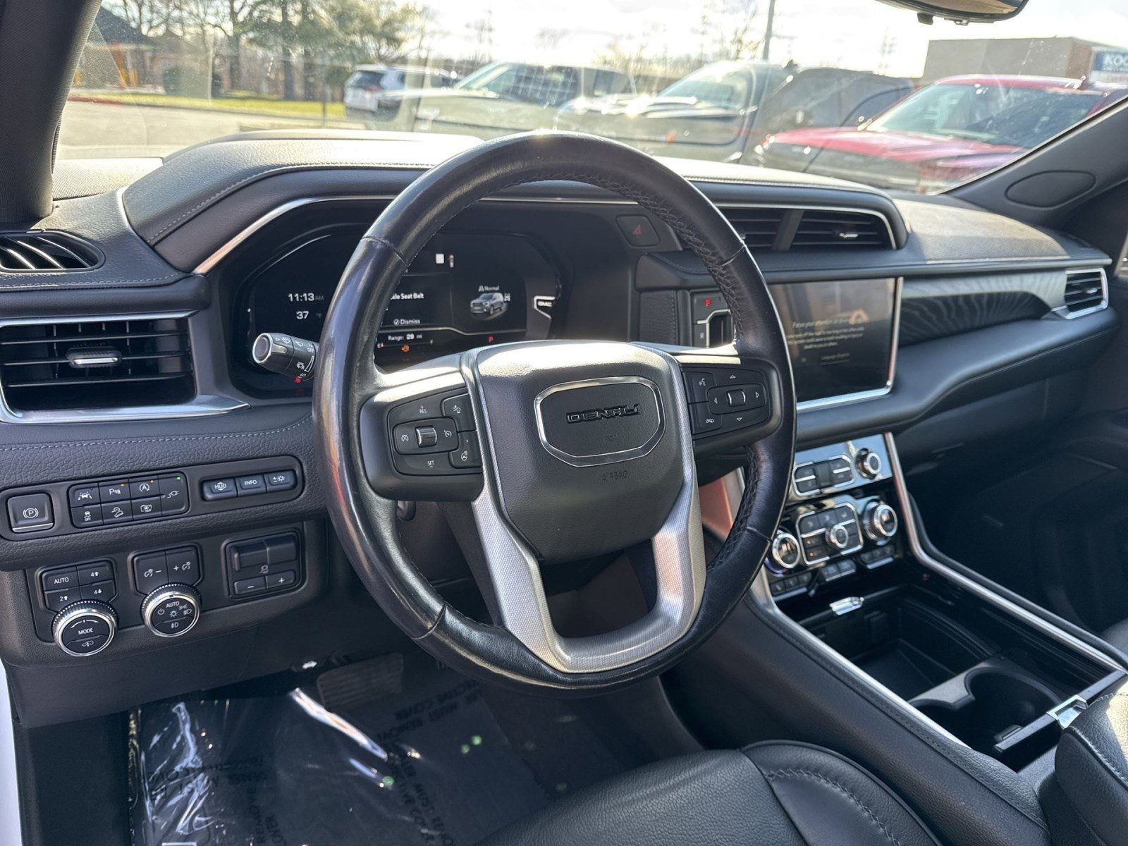 Used 2022 GMC Yukon Denali w/ Denali Premium Package image 15