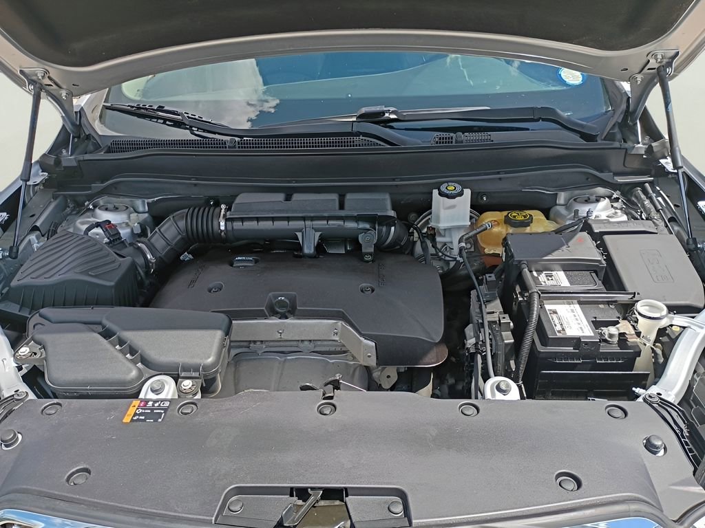 Used 2018 Buick Envision Essence w/ LPO, Cargo Package FWD image 31