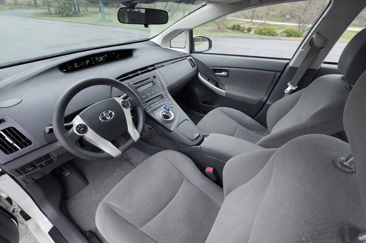 Used 2010 Toyota Prius Two FWD image 5