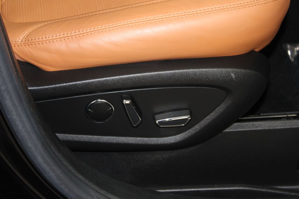 Used 2023 Lincoln Nautilus Black Label w/ Cargo Utility Package image 28