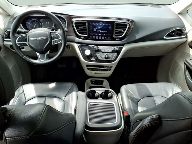Used 2018 Chrysler Pacifica Touring-L Plus FWD image 13