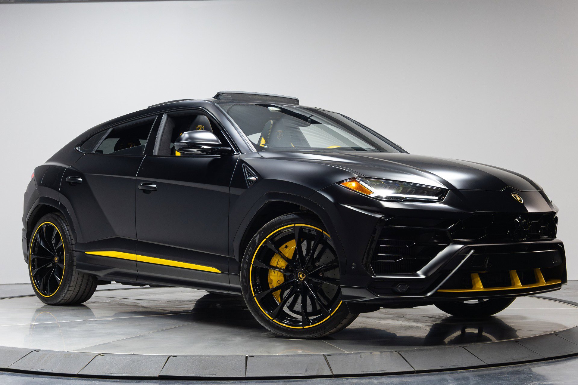 Used 2022 Lamborghini Urus image 55