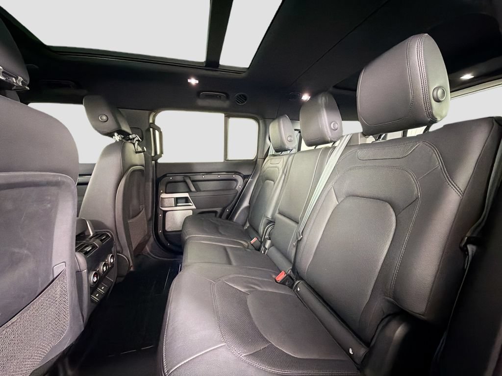 Certified 2023 Land Rover Defender 130 SE AWD/4WD image 26
