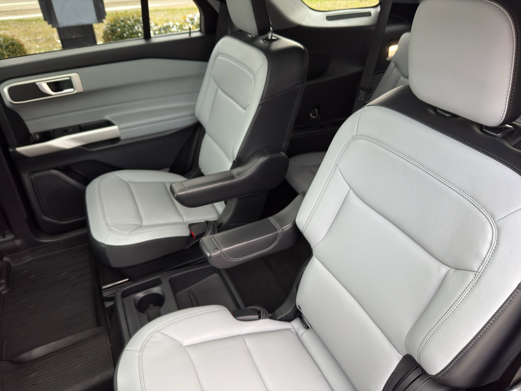 Used 2021 Ford Explorer XLT w/ XLT Sport Appearance Package image 30