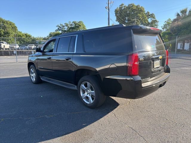 Used 2018 Chevrolet Suburban LS RWD image 2