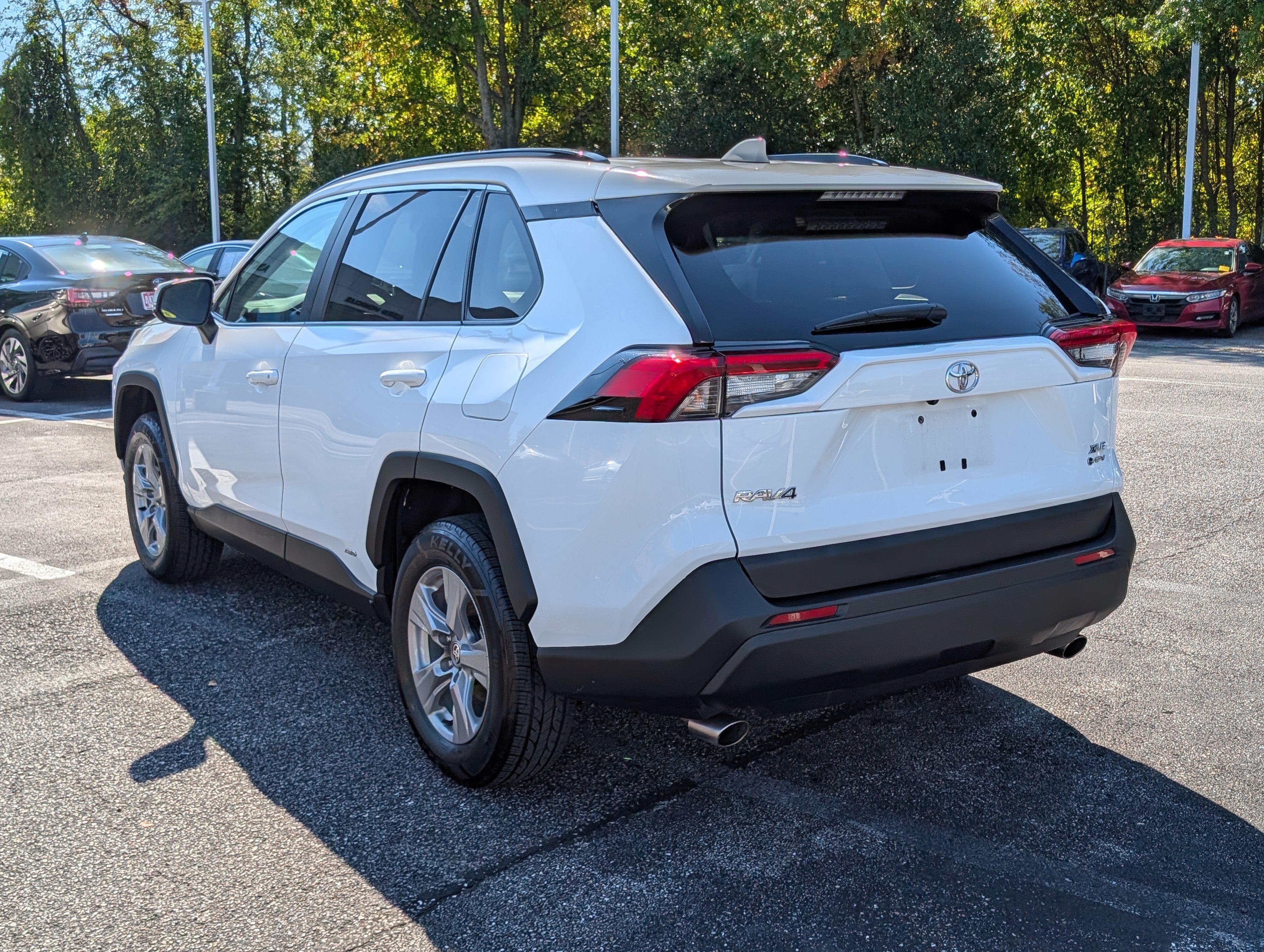 Used 2025 Toyota RAV4 XLE AWD/4WD image 5