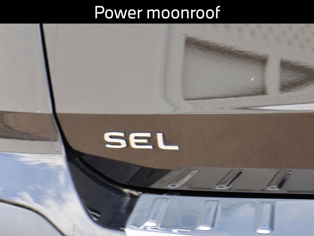 Certified 2023 Volkswagen Taos SEL AWD/4WD image 11