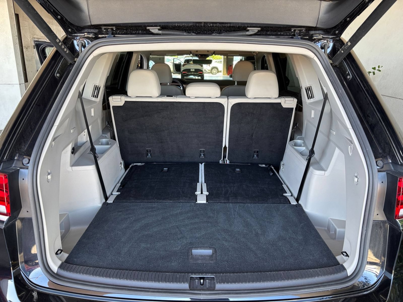 Used 2026 Volkswagen Atlas SE FWD image 34