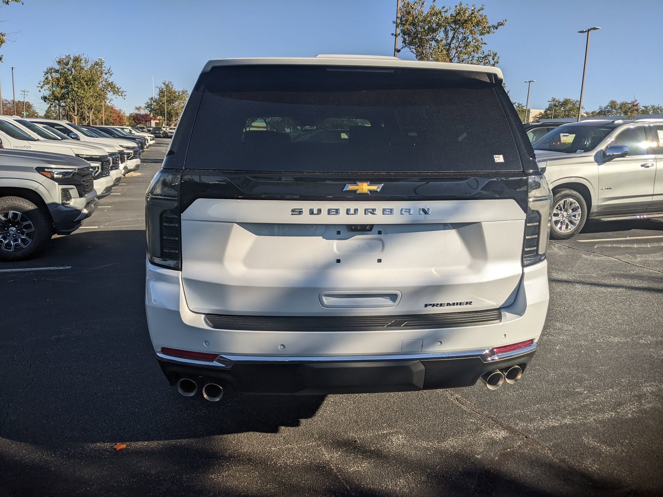 New 2026 Chevrolet Suburban Premier image 7