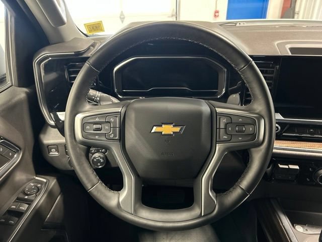 Used 2024 Chevrolet Silverado 1500 LT w/ Leather Package AWD/4WD image 15