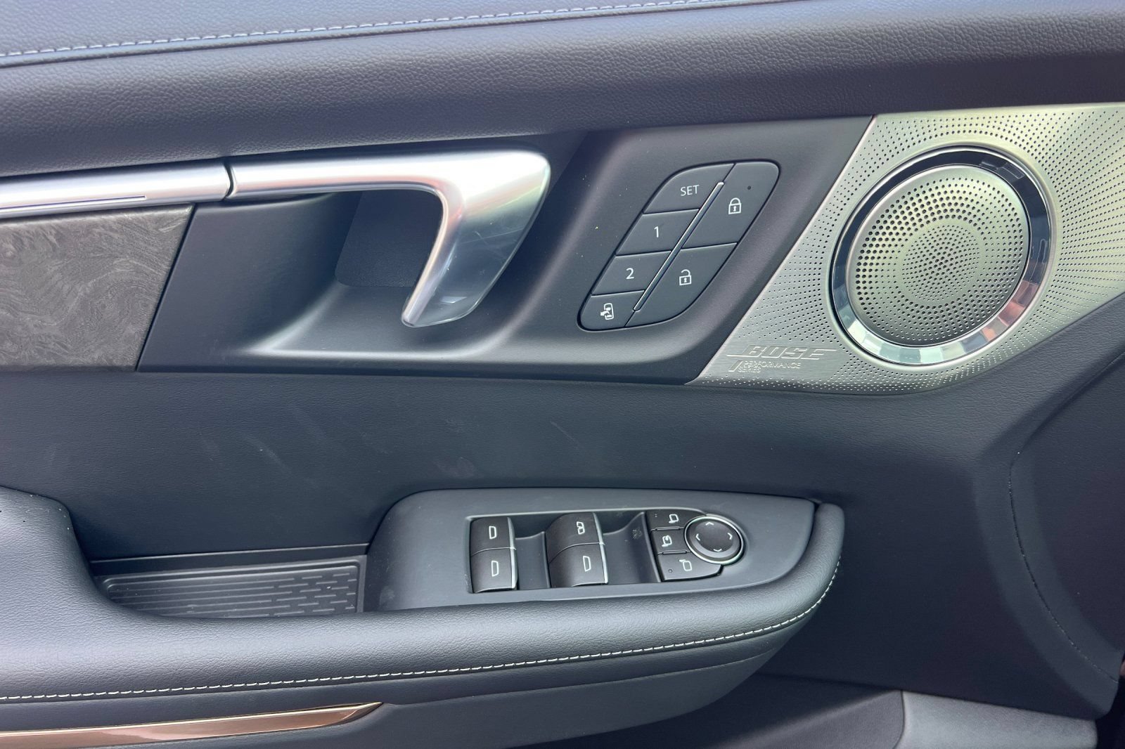 New 2026 Buick Enclave Avenir w/ Super Cruise Package FWD image 8