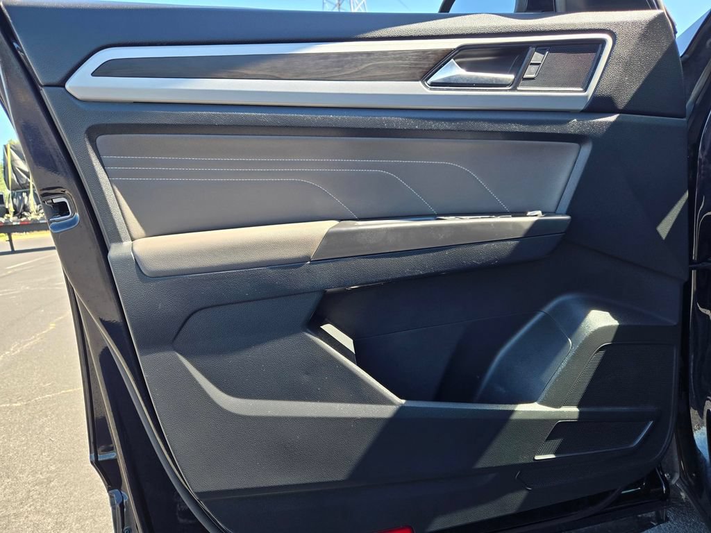 Used 2023 Volkswagen Atlas SE FWD image 17