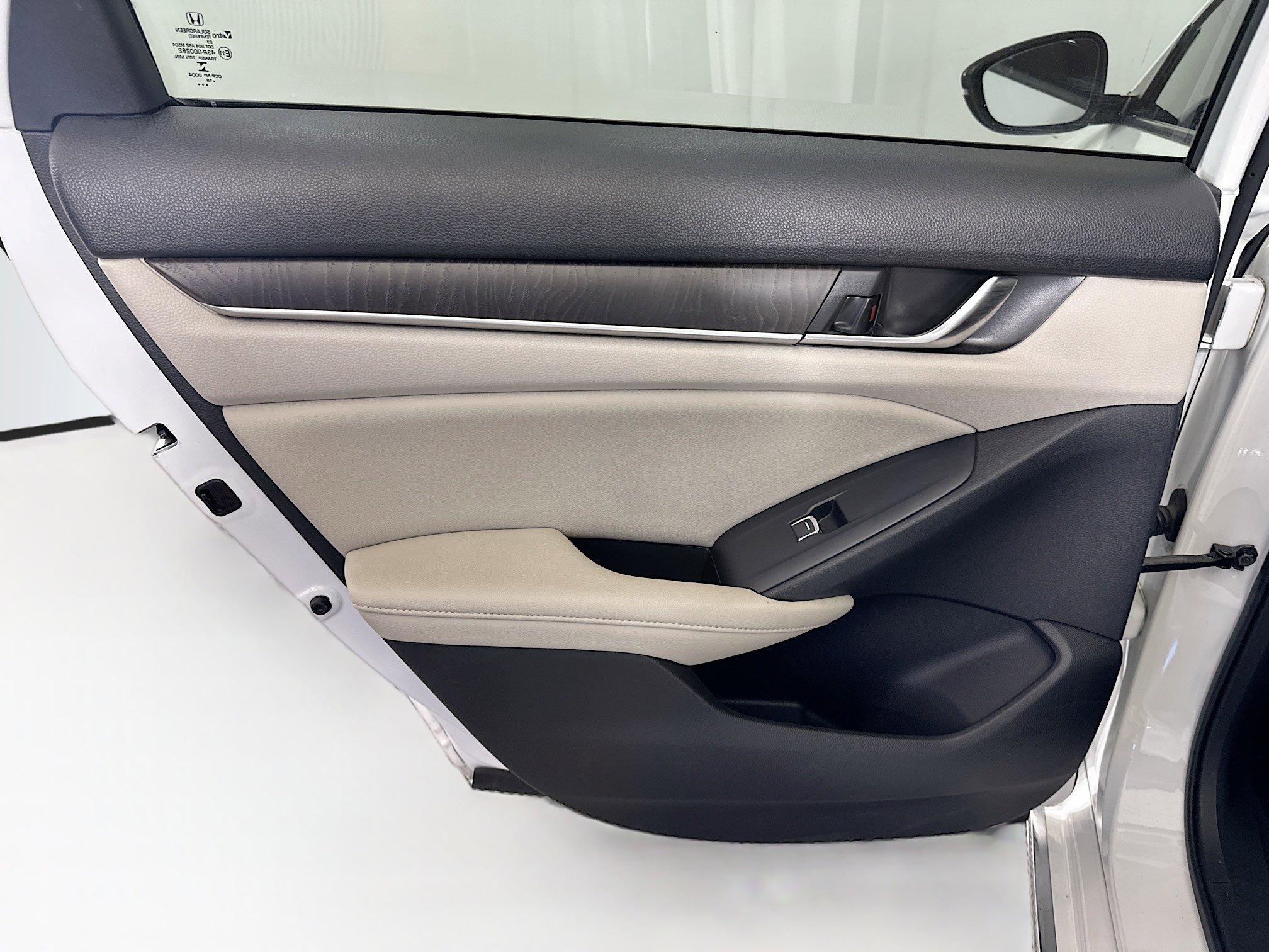 Used 2019 Honda Accord EX-L image 25