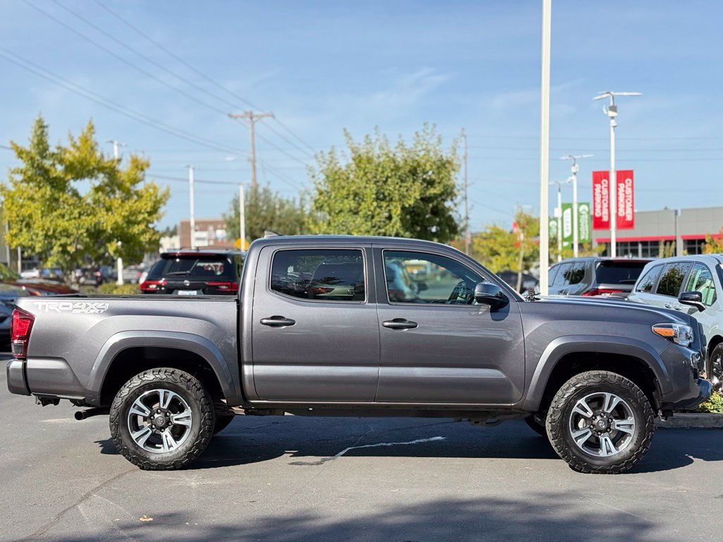 Used 2019 Toyota Tacoma TRD Sport AWD/4WD image 6