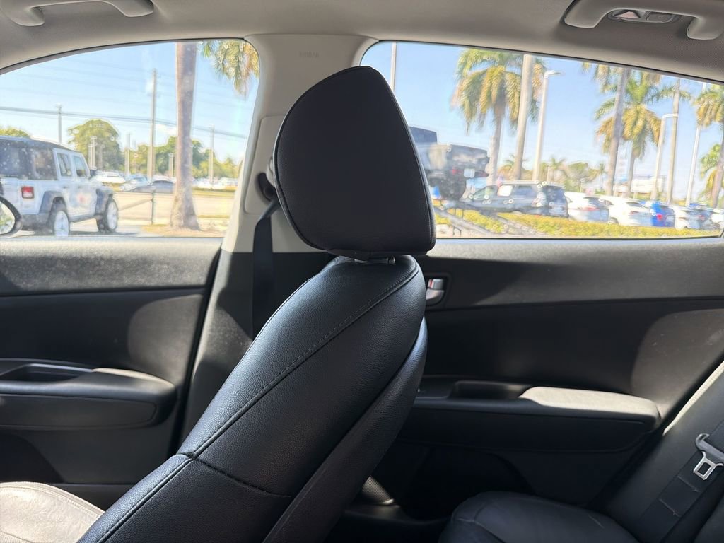 Used 2020 Kia Optima SE image 12